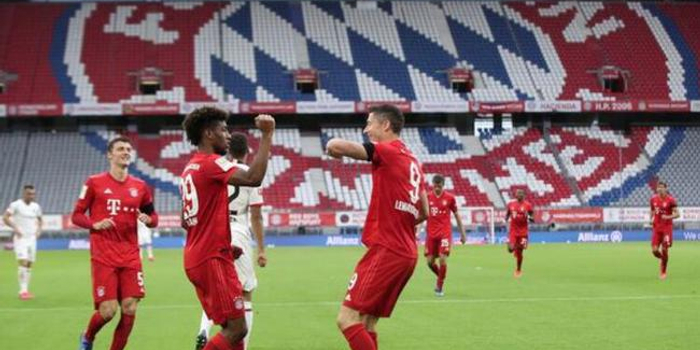  圣保利主场氛围热烈，德甲球迷文化深入人心